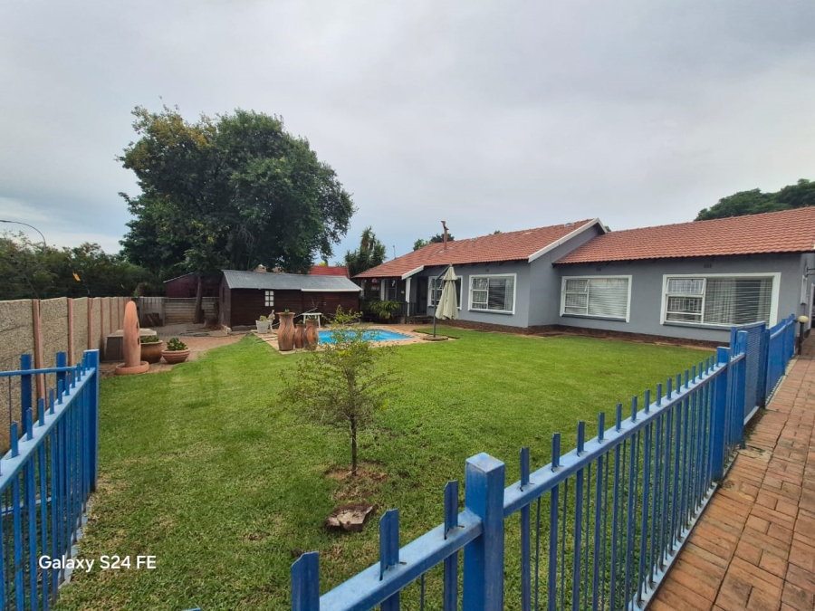 3 Bedroom Property for Sale in Geelhoutpark North West